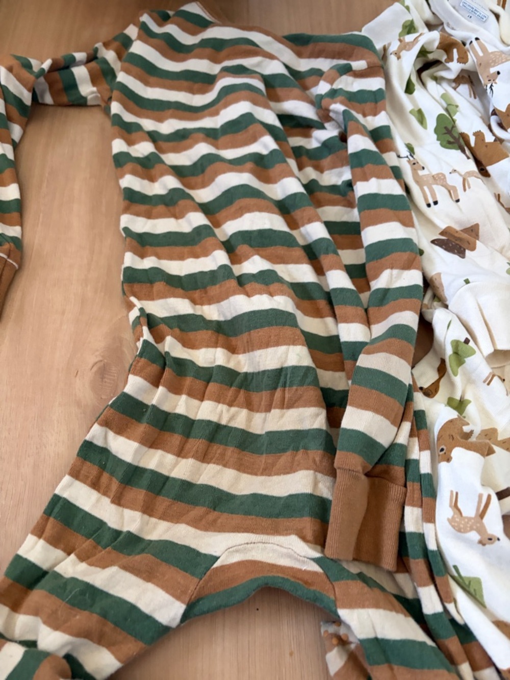 Old Navy footed pajamas - Picture 5 of 7